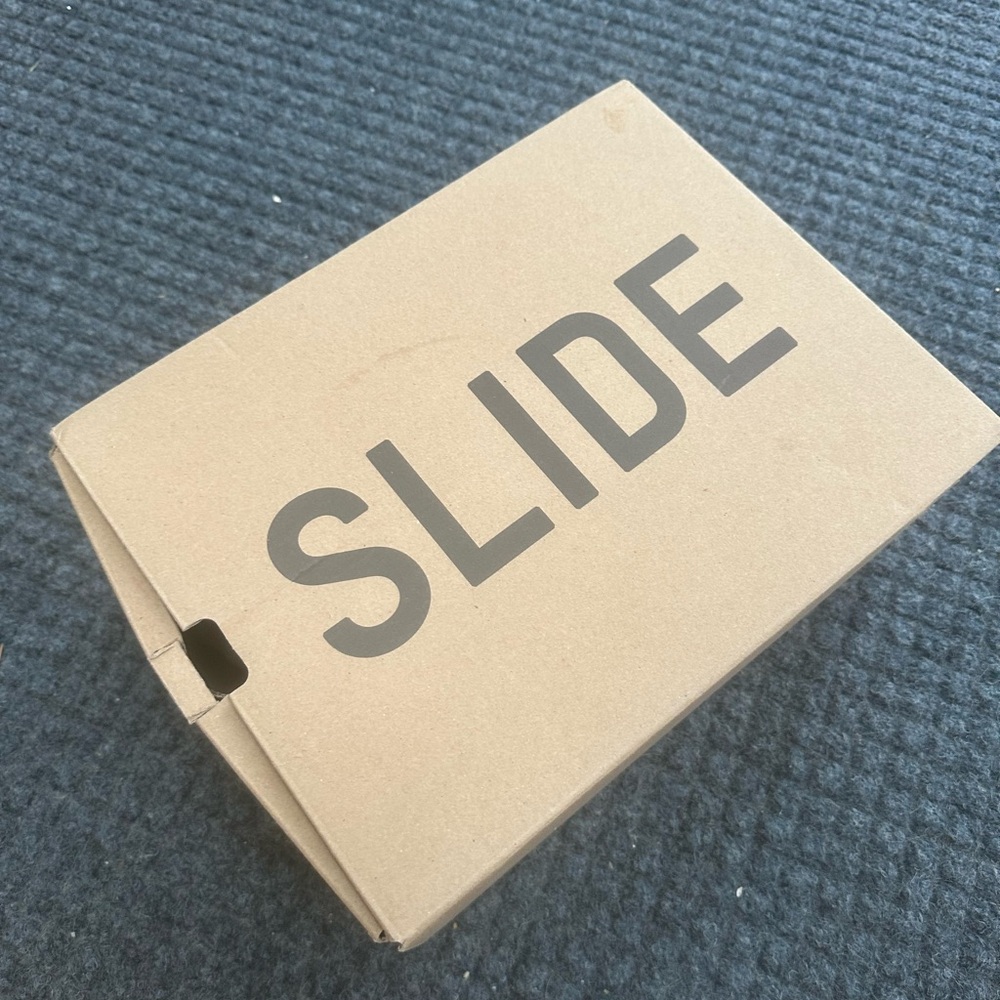 Adidas Yeezy Slide Pure